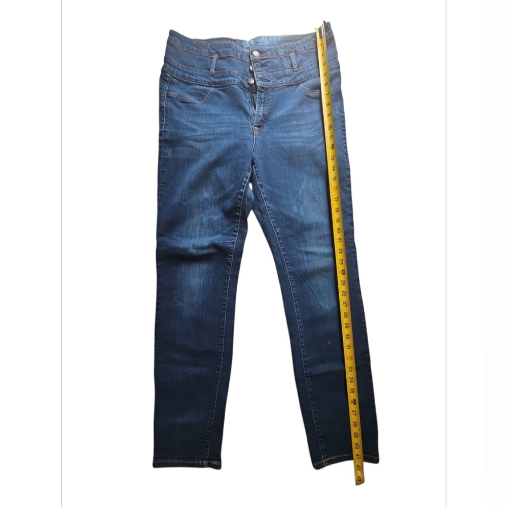Stylish Blue Denim Jeans​